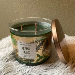 Bath and body works candle - Alpine Skies